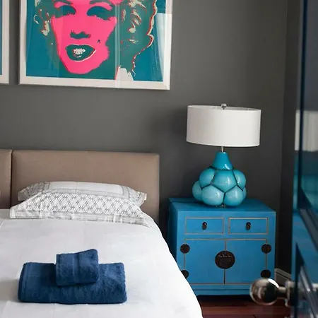 Apartment Ziggy Blues *